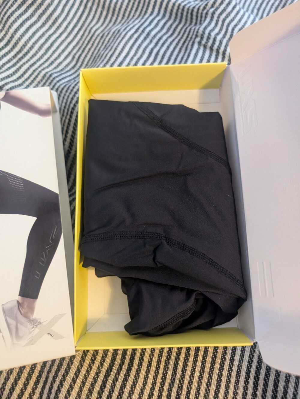 2XU Mid-Rise Compression Tights S Yoga Pants NIB Small Black PWX Fabric New - Picture 3 of 9